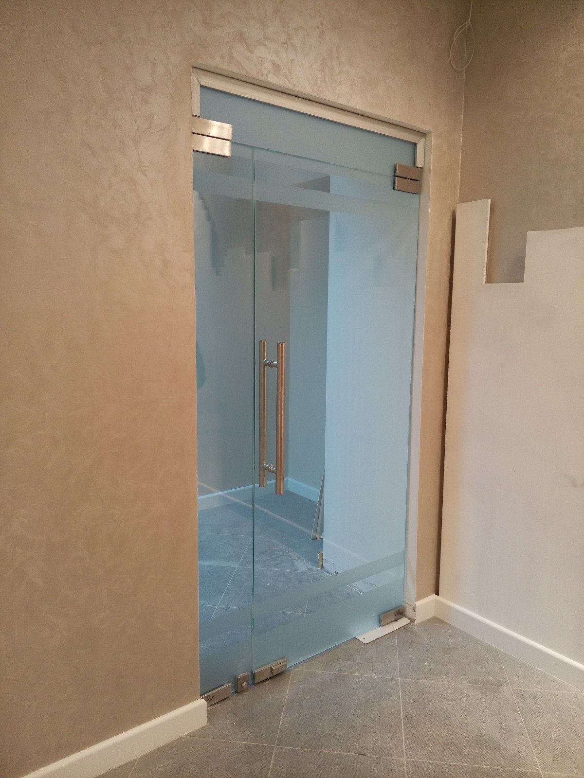 Ușă glisantă sticlă